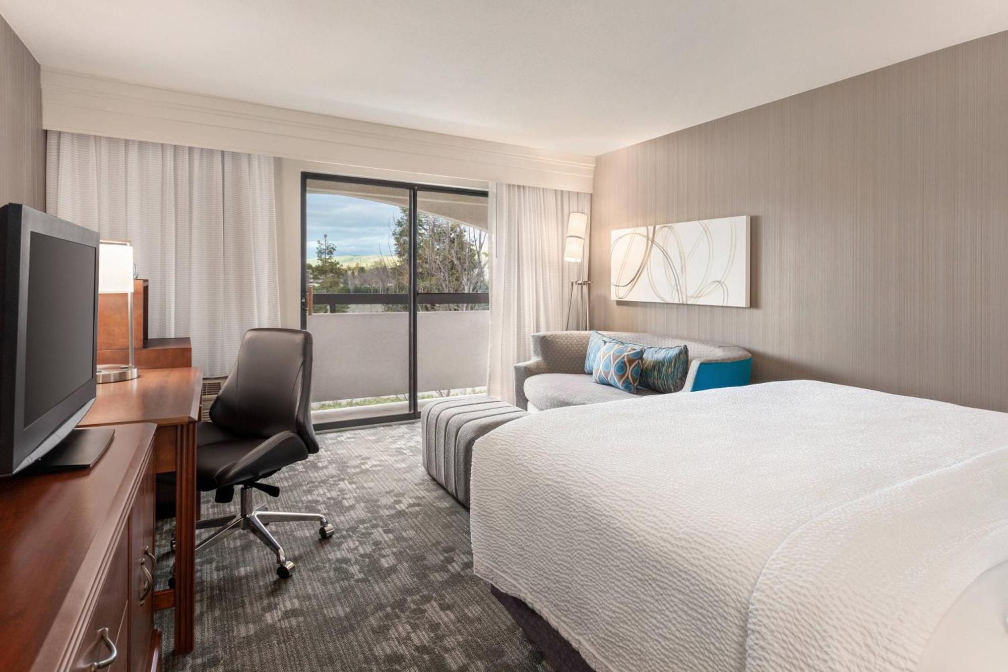 Courtyard By Marriott San Jose South/Morgan Hill Hotel Bagian luar foto