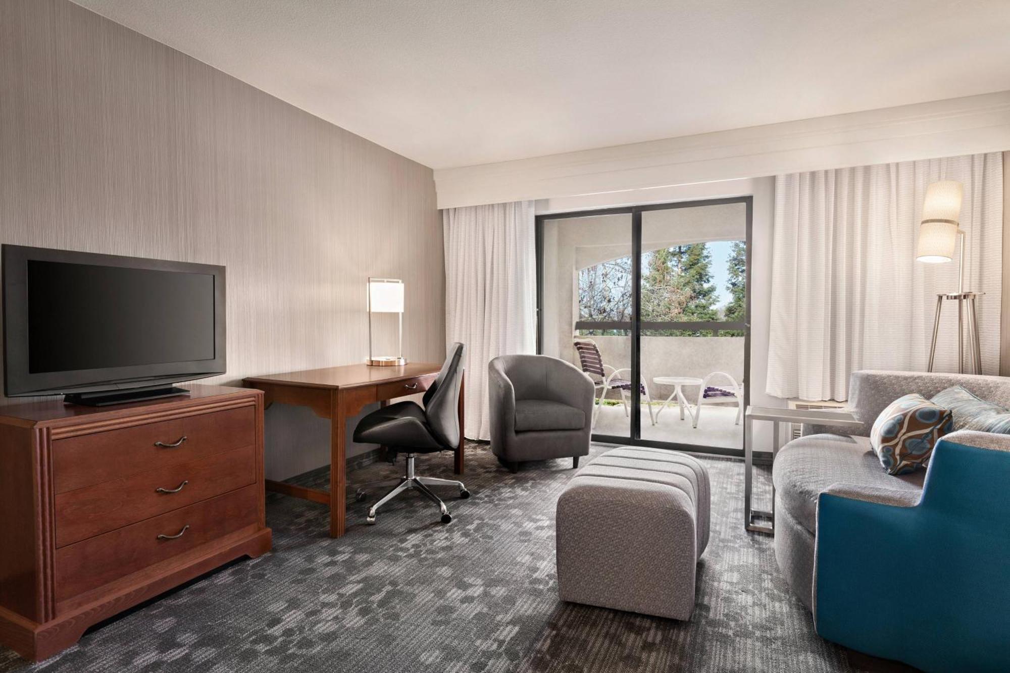 Courtyard By Marriott San Jose South/Morgan Hill Hotel Bagian luar foto