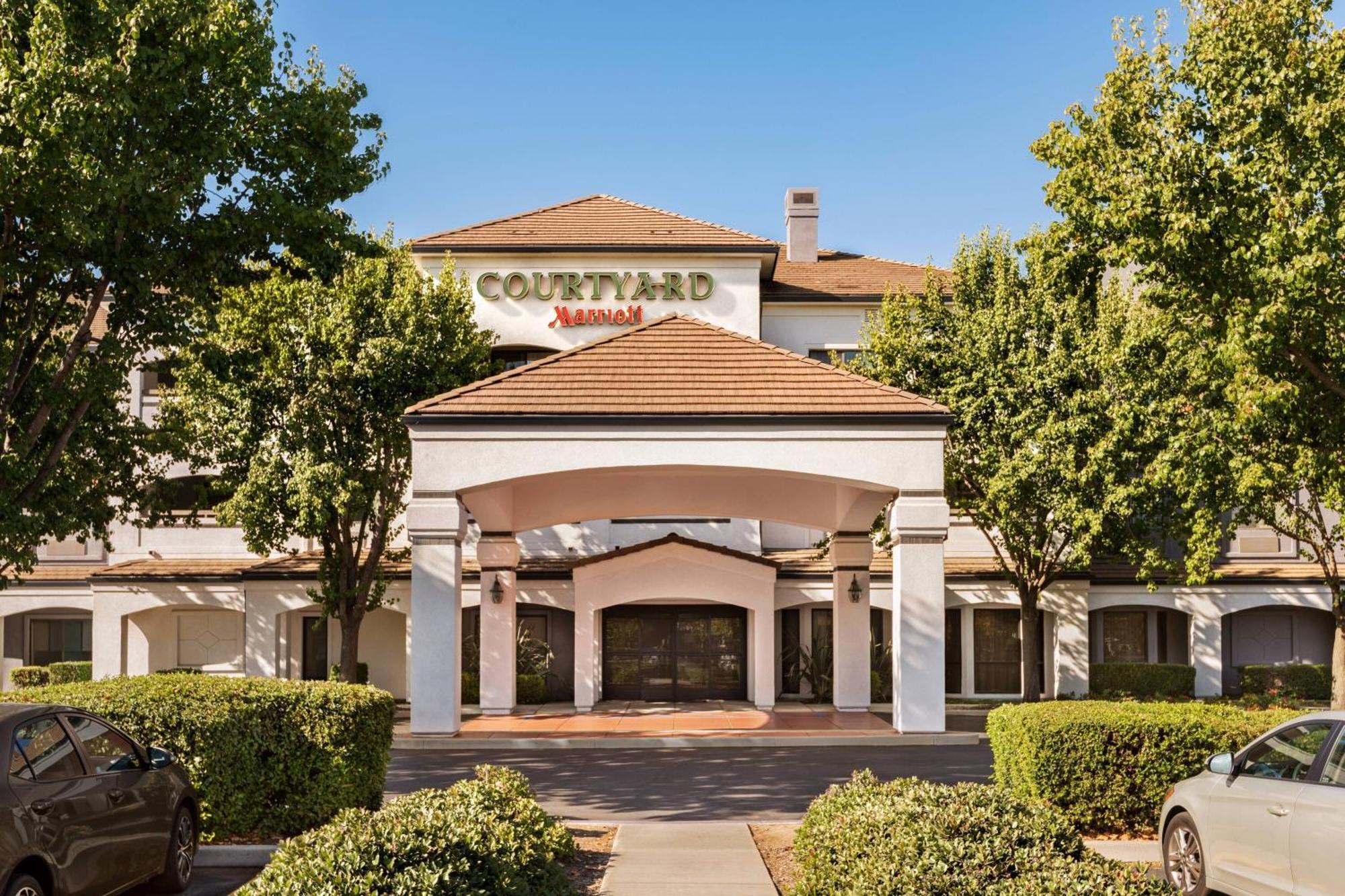 Courtyard By Marriott San Jose South/Morgan Hill Hotel Bagian luar foto